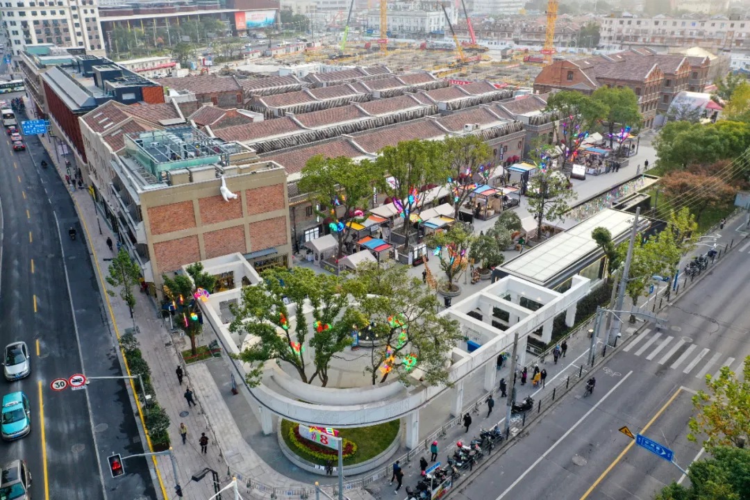 今潮8弄石库门建筑群与商业街区鸟瞰实景